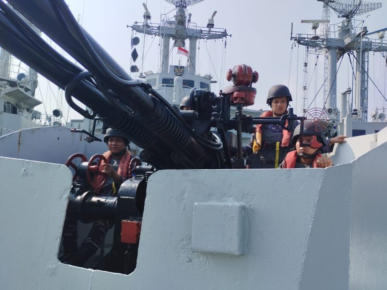 KRI Teluk Sibolga-536 Laksanakan Latihan Peran Tempur Bahaya Udara