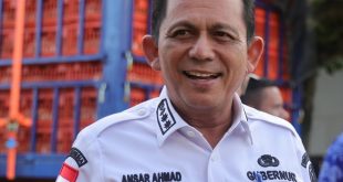 Gubernur Ansar Ahmad