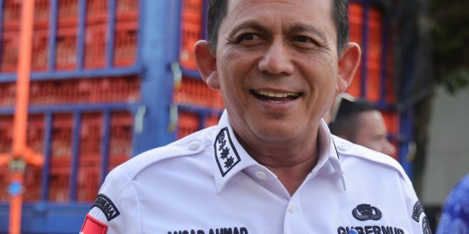 Gubernur Ansar Ahmad