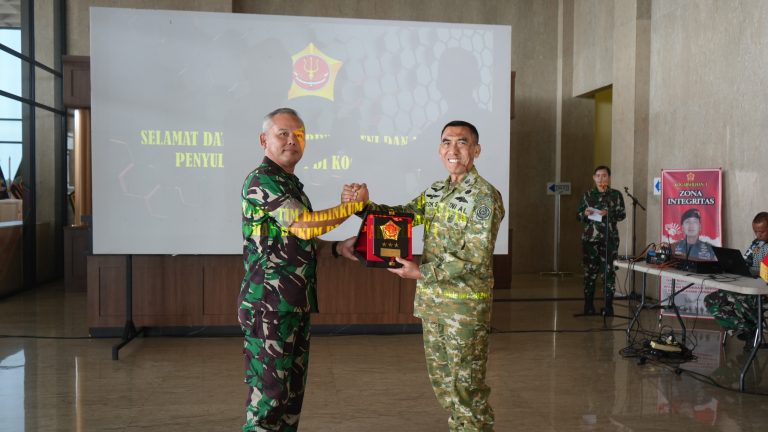 KOARMADA I TINGKATKAN PROFESIONALISME PRAJURIT MELALUI PENYULUHAN HUKUM BABINKUM DAN HAM TNI